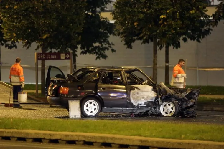 AUTO POTPUNO IZGORIO: Trostruki sudar u zagrebačkim Vrbanima