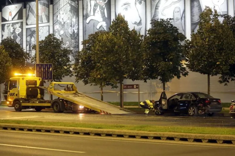 AUTO POTPUNO IZGORIO: Trostruki sudar u zagrebačkim Vrbanima