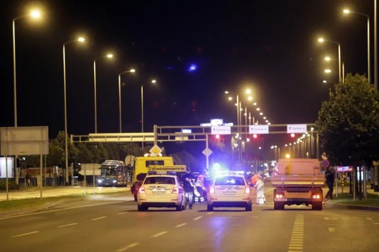AUTO POTPUNO IZGORIO: Trostruki sudar u zagrebačkim Vrbanima