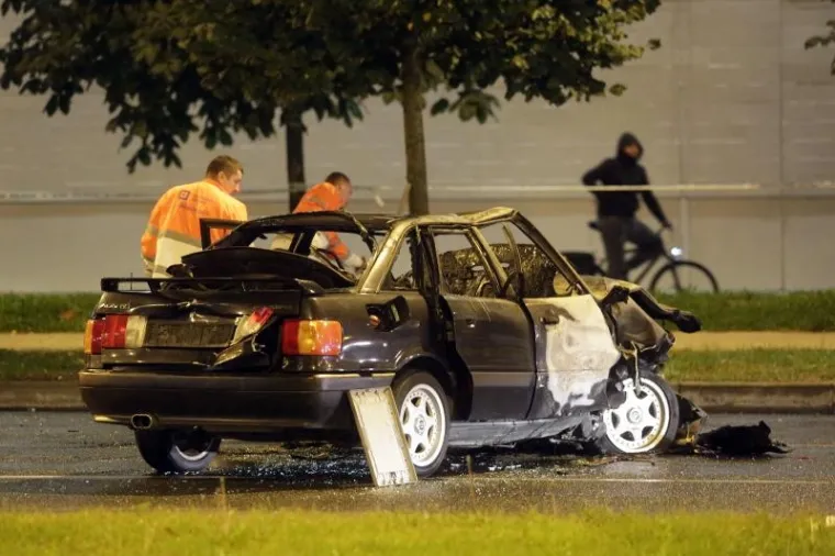 AUTO POTPUNO IZGORIO: Trostruki sudar u zagrebačkim Vrbanima
