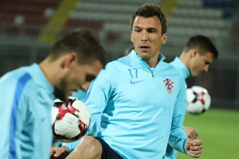 Hrvatska nogometna reprezentacija odradila je trening pred sutra&scaron;nji ogled protiv izabrane vrste Kosova. Utakmica se igra u Skadru s početkom u 20:45 sati.