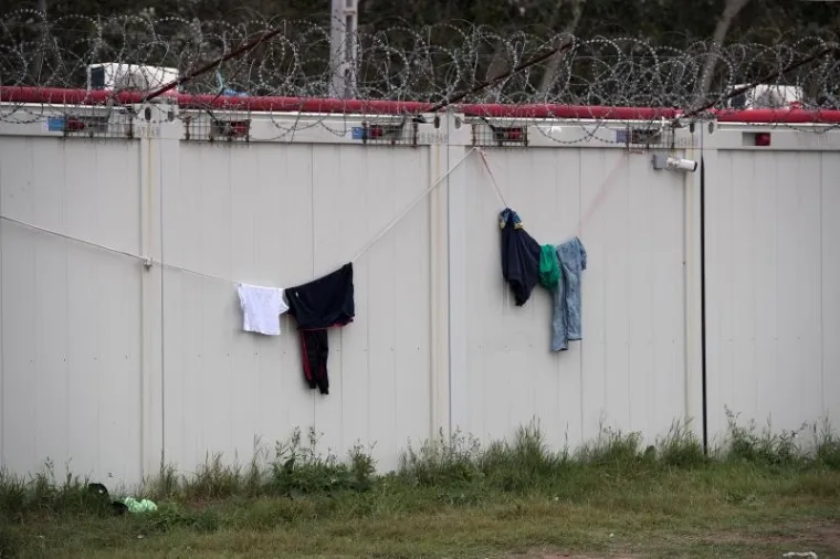 TRAGIČNE SUDBINE NA NIČIJOJ ZEMLJI: Život migrantskih obitelji u nehumanim uvjetima