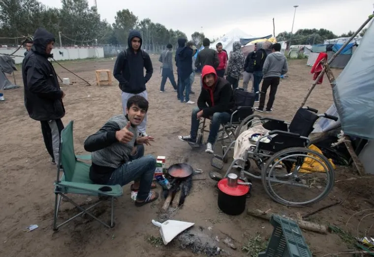 TRAGIČNE SUDBINE NA NIČIJOJ ZEMLJI: Život migrantskih obitelji u nehumanim uvjetima