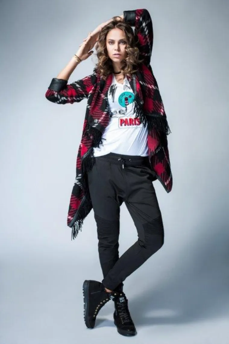 Fashion avanturistica: Mia Kovačić u prilično cool novoj kolekciji Replaya