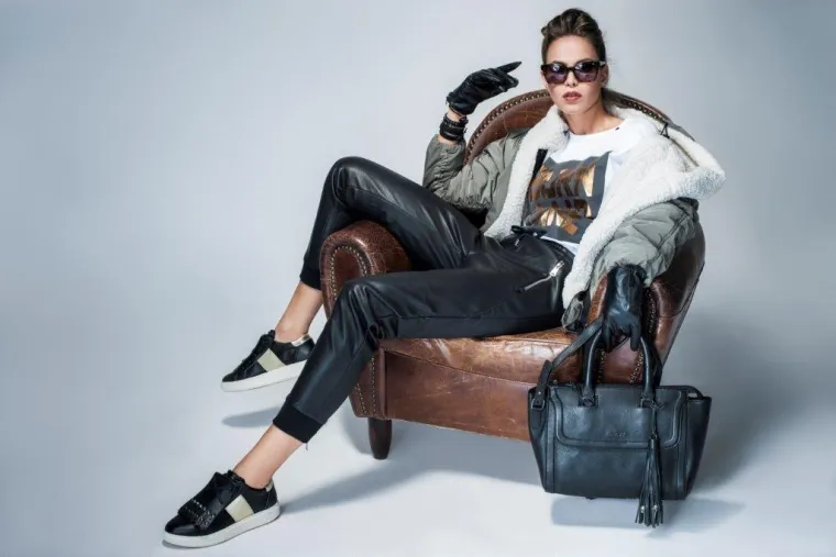 Fashion avanturistica: Mia Kovačić u prilično cool novoj kolekciji Replaya