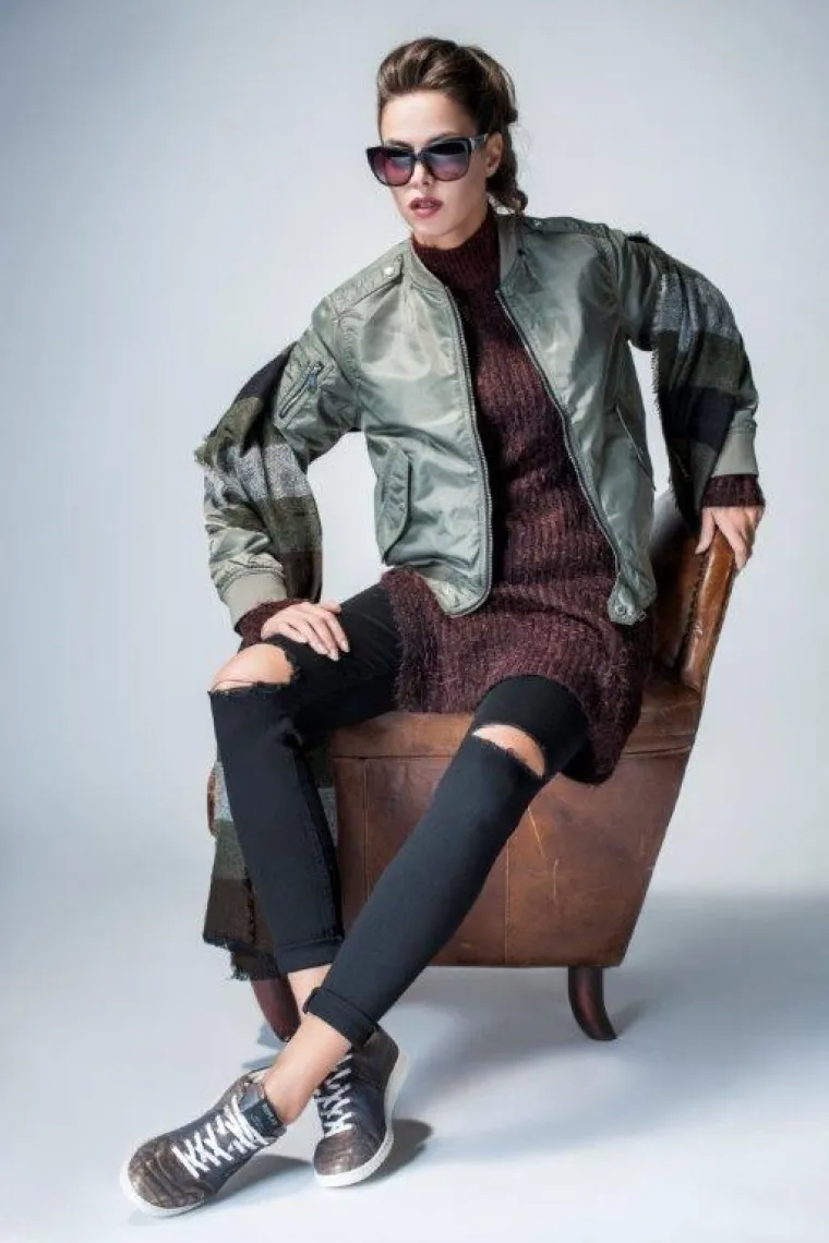 Fashion avanturistica: Mia Kovačić u prilično cool novoj kolekciji Replaya