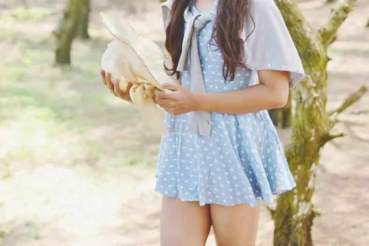 ŽELI SE POČETI BAVITI MODELINGOM I TRAŽI DA JOJ OCIJENITE IZGLED: &Scaron;to mislite, ima li budućnost u modi?