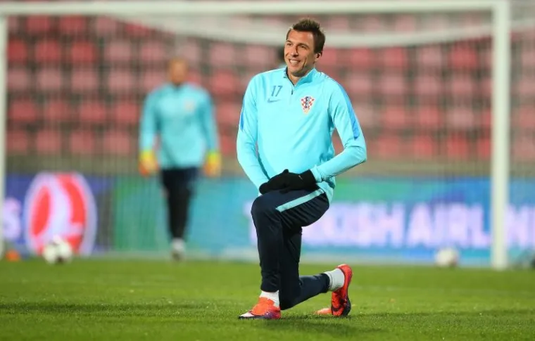 S KAPAMA NA GLAVI: Hrvatski nogometa&scaron;i odradili trening u Tampereu