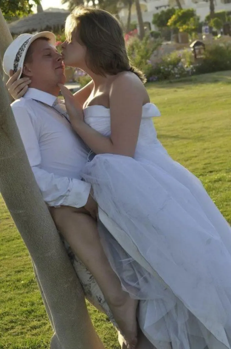 UPLOVILI U BRAČNU LUKU ČISTOM BRODOLOMOM: Ma, važno da se oni razumiju, koga briga što im se svi smiju