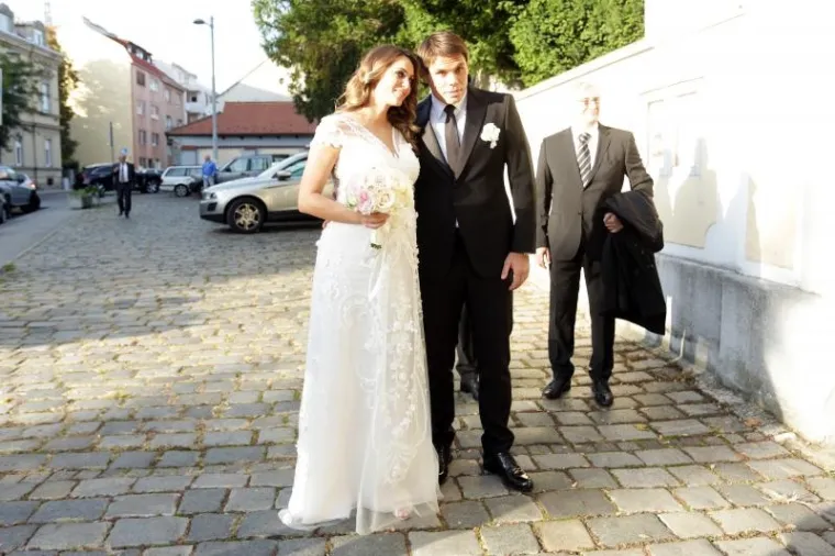 Par je u lipnju objavio kako je obnovio svoju vezu nakon 4 godišnjeg prekida, ali i da čekaju bebu, te kako će se vjenčati prije dolaska prinove.