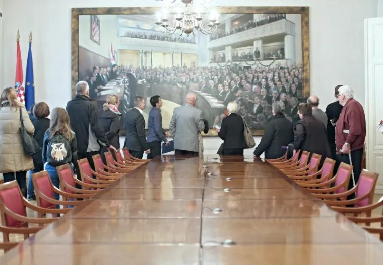 DANI OTVORENIH VRATA U SABORU: Klupe su bile punije nego kad je zasjedanje