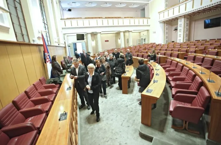 DANI OTVORENIH VRATA U SABORU: Klupe su bile punije nego kad je zasjedanje