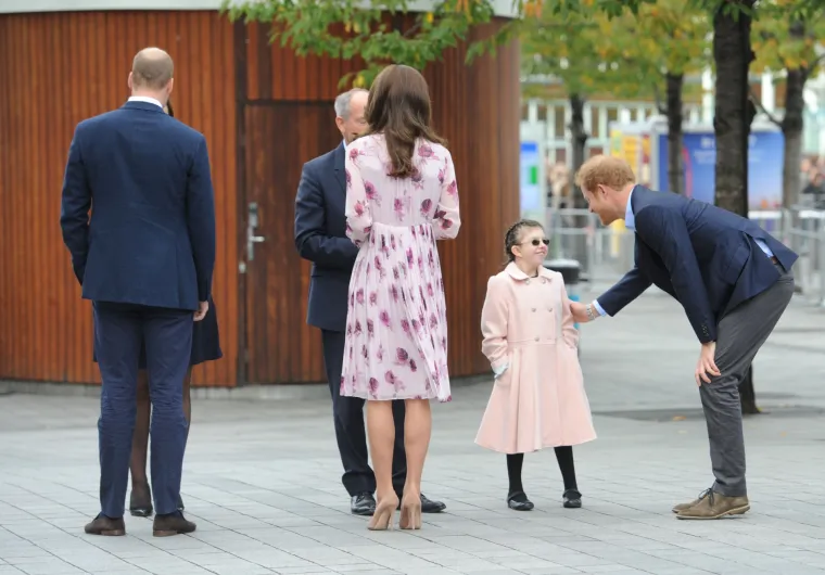 Kate i princ William obilježili Svjetski dan mentalnog zdravlja: Vojvotkinja zablistala u romantičnom izdanju