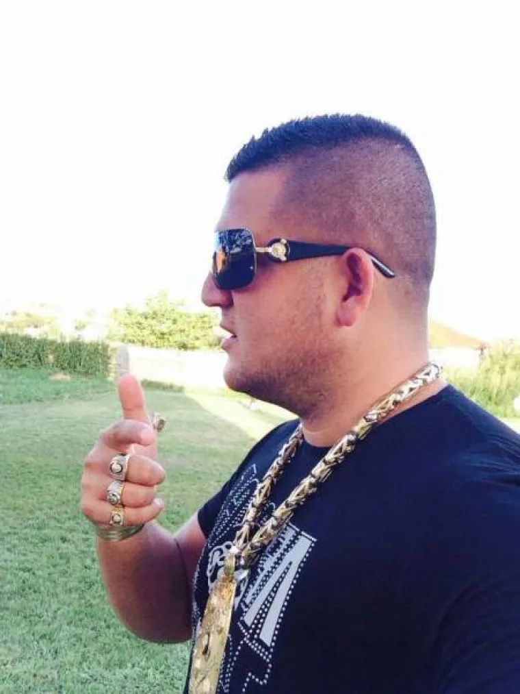 ALBANAC OPSJEDNUT POZNATOM MARKOM: Car neukusa sve &scaron;to dotakne pretvara u Versace