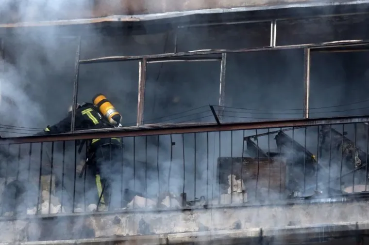 DRAMA U SAVSKOM GAJU: Vatra gutala stanove u zgradi, jedna osoba ozlijeđena