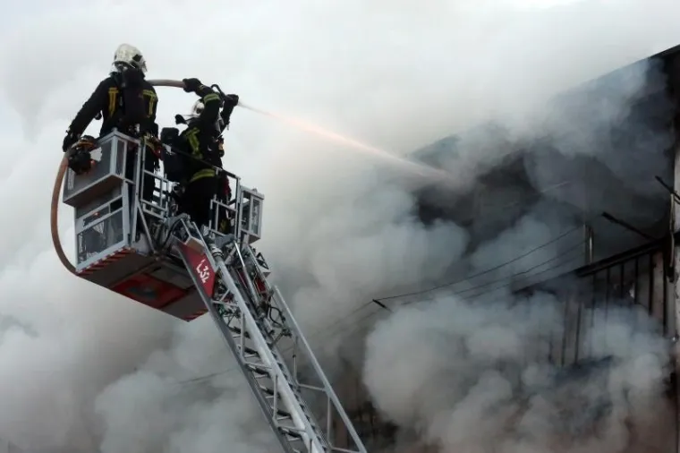 DRAMA U SAVSKOM GAJU: Vatra gutala stanove u zgradi, jedna osoba ozlijeđena