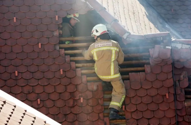 Na Trgu Josipa Jurja Strossmayera u Karlovcu