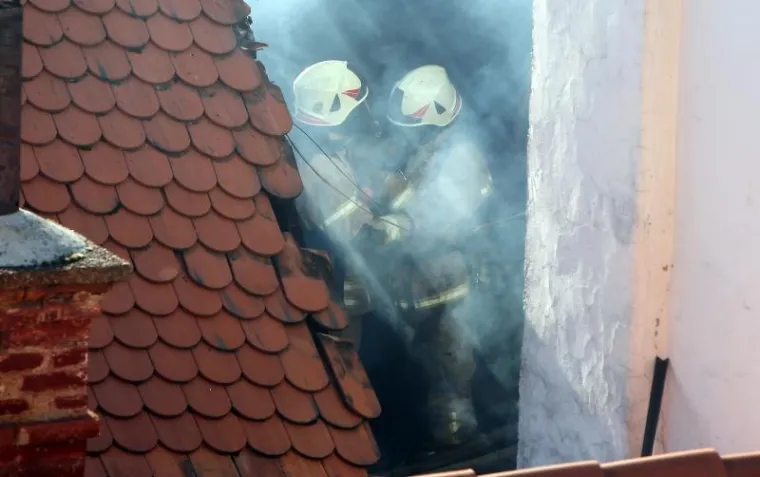 RAZNIO POLA ZGRADE: Ubio ženu sjekirom pa namjerno izazvao eksploziju plina