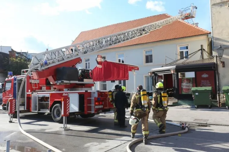 RAZNIO POLA ZGRADE: Ubio ženu sjekirom pa namjerno izazvao eksploziju plina