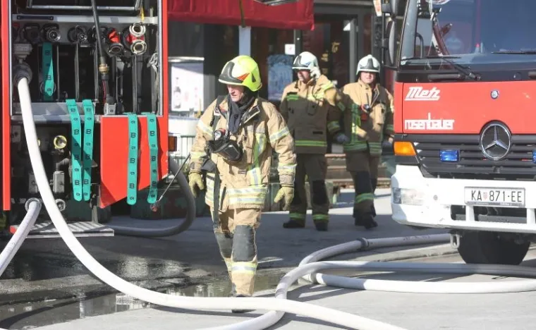 RAZNIO POLA ZGRADE: Ubio ženu sjekirom pa namjerno izazvao eksploziju plina