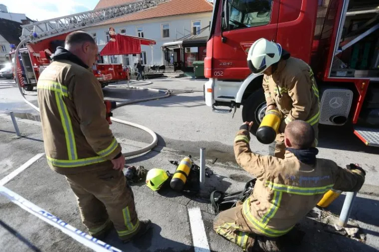 RAZNIO POLA ZGRADE: Ubio ženu sjekirom pa namjerno izazvao eksploziju plina