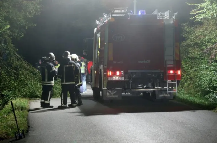 STRAVIČNI PRIZORI TRAGEDIJE: U te&scaron;koj prometnoj nesreći poginula dva 20-godi&scaron;njaka, jo&scaron; dvoje ozlijeđeno