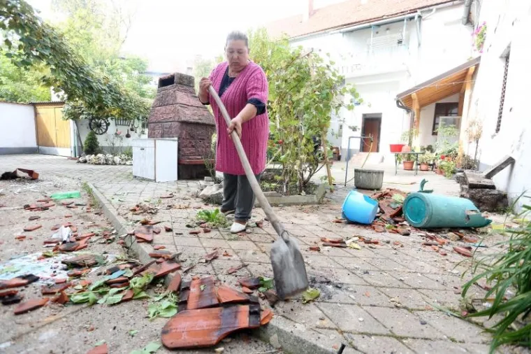 POLICIJA ZAVRŠILA OČEVID U KARLOVCU: Čiste se stanovi, procjenjuje se šteta