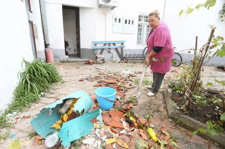 POLICIJA ZAVRŠILA OČEVID U KARLOVCU: Čiste se stanovi, procjenjuje se šteta