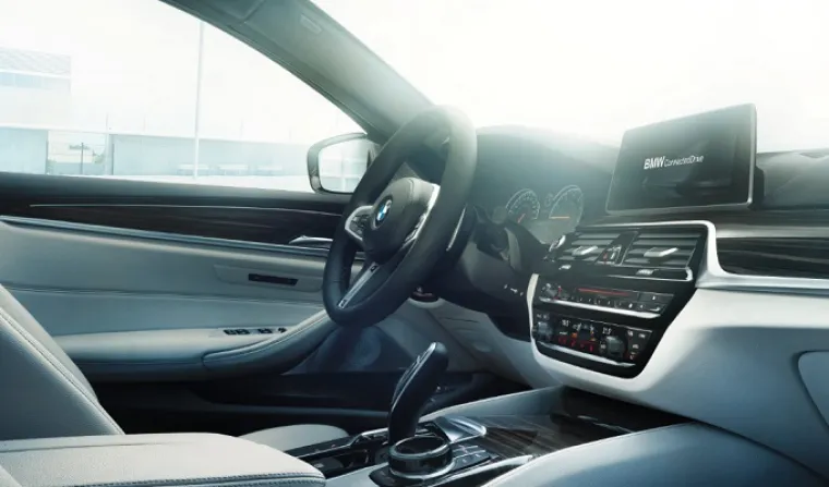 BMW-ova SERIJA 5 ZADIVILA: Pogledajte kako izgleda najnoviji ponos bavarske autoindustrije