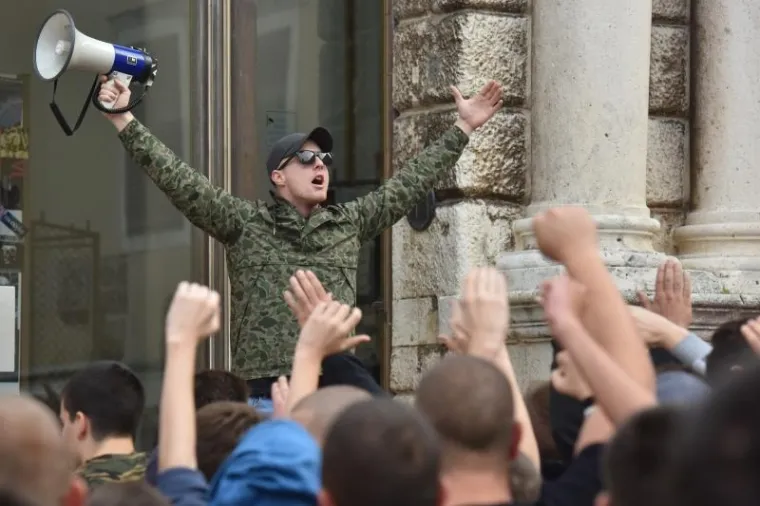 TORNADO PRODRMAO GRAD I POSLAO PORUKU: Ovako je izgledao prosvjed zadarskih navijača