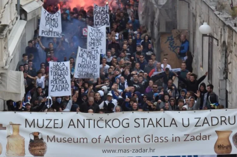 TORNADO PRODRMAO GRAD I POSLAO PORUKU: Ovako je izgledao prosvjed zadarskih navijača