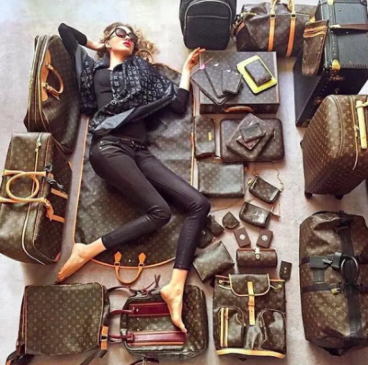 BOGATI KLINCI VI&Scaron;E NE ŽELE DIJELITI SLIKE SA SIROMASIMA: Ako nemate oko 8.000 kuna, li&scaron;it će vas svojih slika