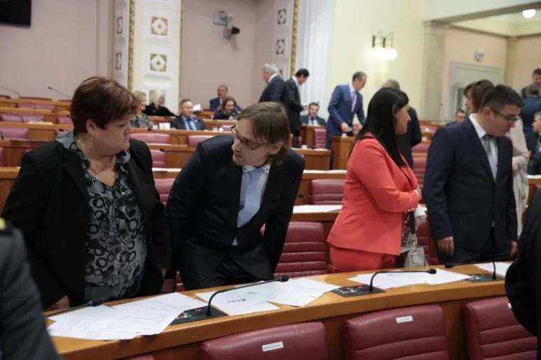 TKO JE SVE DOŠAO: Pogledajte kako je izgledala konstituirajuća sjednica Sabora