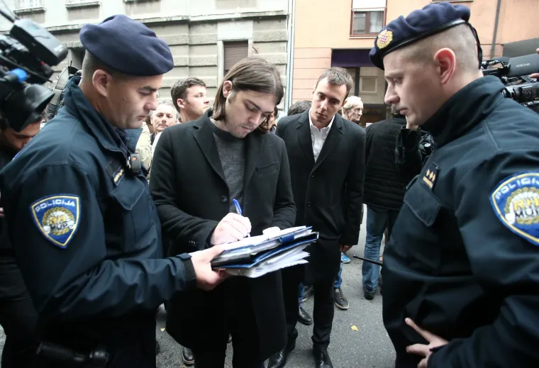 Policija na deložaciji u Zagrebu nasilno odvukla aktiviste i saborske zastupnike Živog zida