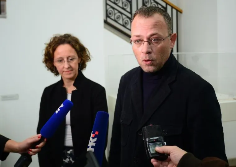 PRIMOPREDAJA DUŽNOSTI: Hasanbegović predao ministarstvo Nini Obuljen