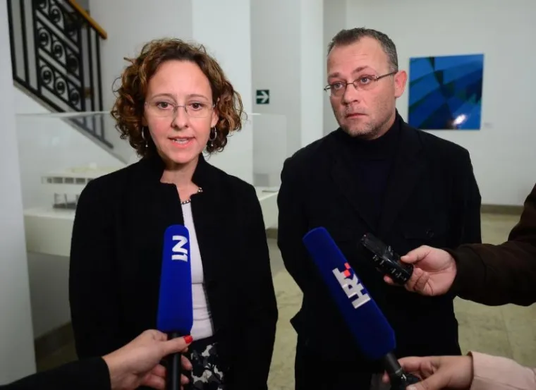 PRIMOPREDAJA DUŽNOSTI: Hasanbegović predao ministarstvo Nini Obuljen