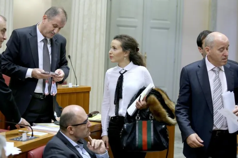 I Majda Burić je odjenula crno-bijelu kombinaciju.