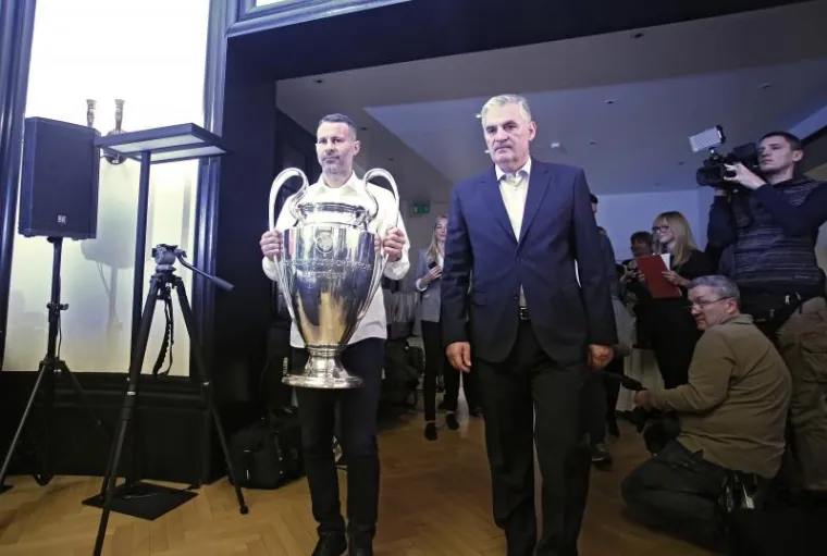 Trofej Lige prvaka stigao je u Hrvatsku, Ryan Giggs, legenda Manchester Uniteda i otočkog nogometa promotor je elitnog klupskog natjecanja u Zagrebu.