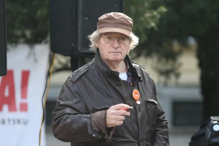 PROSVJED ZA RASKID VATIKANSKIH UGOVORA: Stotinjak okupljenih poručilo: 'Ako vjeruješ, plati pretplatu!'