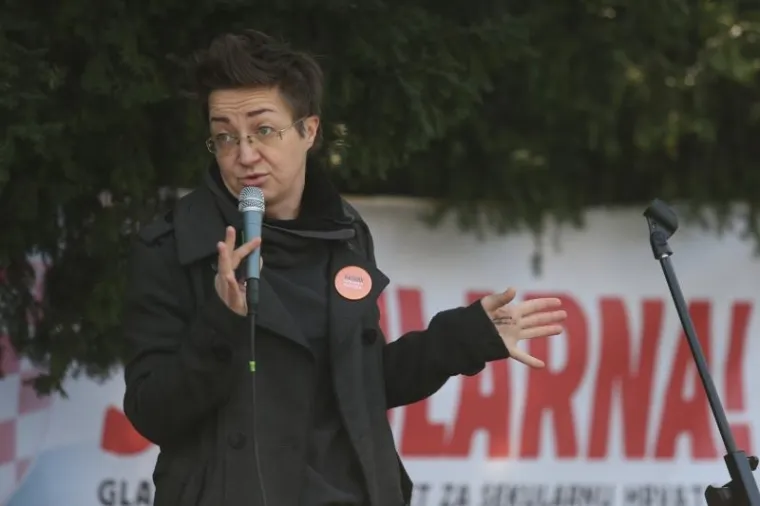 PROSVJED ZA RASKID VATIKANSKIH UGOVORA: Stotinjak okupljenih poručilo: 'Ako vjeruješ, plati pretplatu!'