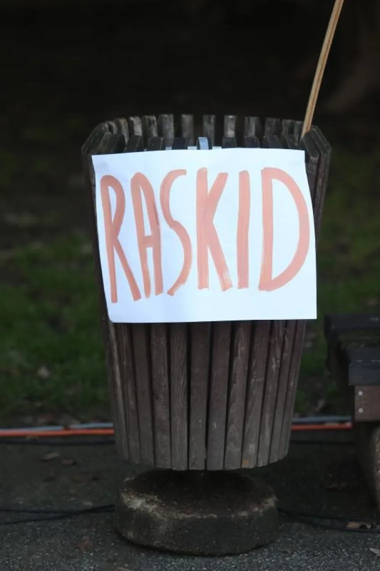 PROSVJED ZA RASKID VATIKANSKIH UGOVORA: Stotinjak okupljenih poručilo: 'Ako vjeruje&scaron;, plati pretplatu!'