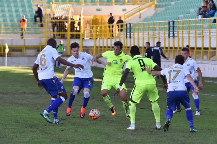 HAJDUK BEZ BODOVA NA ALDO DROSINI: Torcida se nervirala zbog svojih ljubimaca