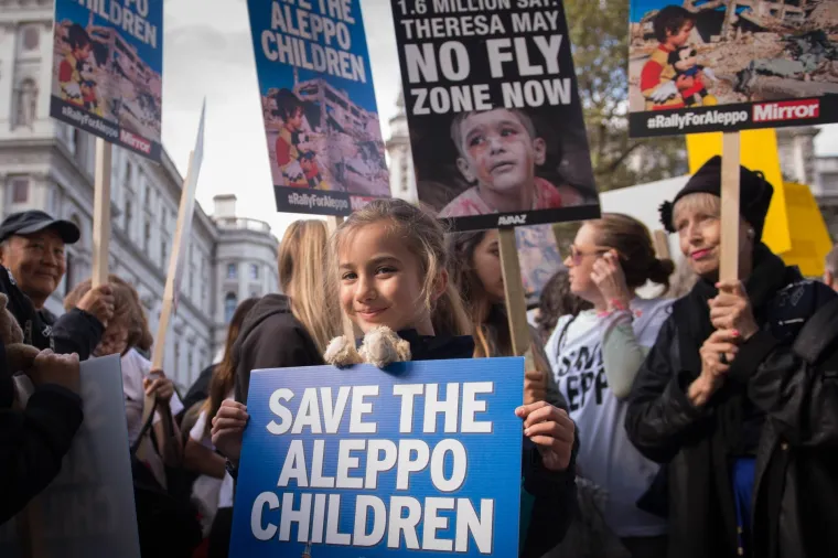 Carey Mulligan ostavila pli&scaron;anu igračku i pridružila se prosvjedima za kraj rata u Siriji