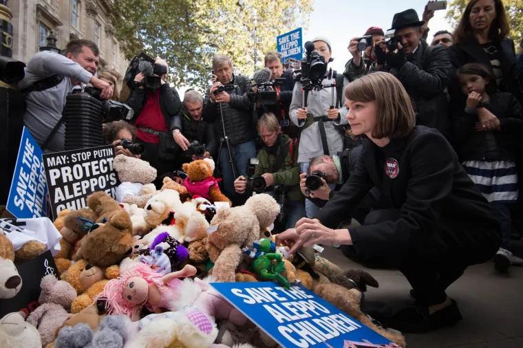 Carey Mulligan ostavila pli&scaron;anu igračku i pridružila se prosvjedima za kraj rata u Siriji