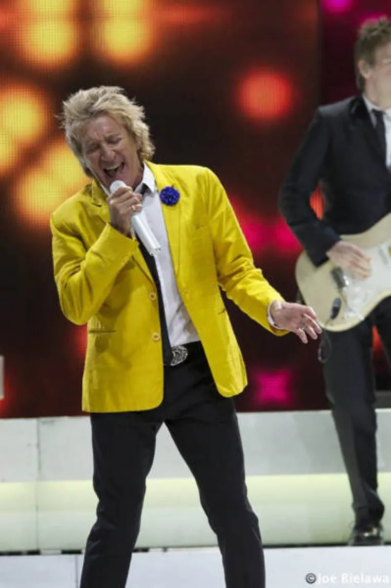 Rod Stewart skuplja makete i čak se pojavio na naslovnici časopisa o maketama vlakova. Ima čak i maketu njujorške postaje Grand Central veličine oko 140 četvornih metara.