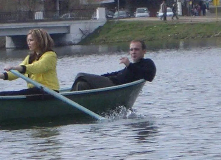 JASNO SE VIDI TKO JE GLAVNI KOD NJIH U VEZI: Neki jednostavno vole biti &scaron;efovi i tome nama pomoći