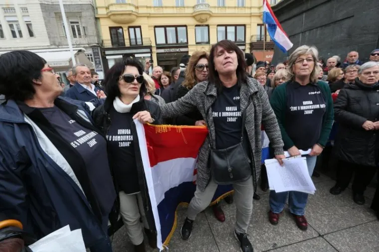 PROSVJED PODR&Scaron;KE HASANBEGOVIĆU: 'Žene u Domovinskom ratu' protive se smjeni ministra kulture