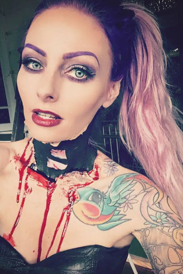 TAKO LIJEPA, A POZLIT ĆE VAM OD NJE! Ono &scaron;to radi sa &scaron;minkom ostavlja bez daha