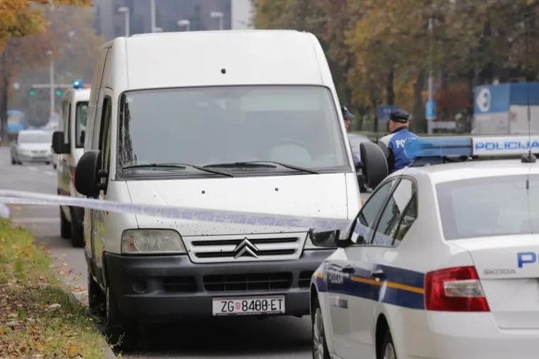 POLICIJA PRETRAŽUJE KOMBI NA VUKOVARSKOJ: Povezan s kriminalnim radnjama?