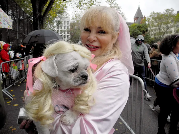 Batman, papa, lav, zatvorenik: ako za Halloween želite umaskirati i svoje psiće, evo vam nekoliko urnebesnih ideja